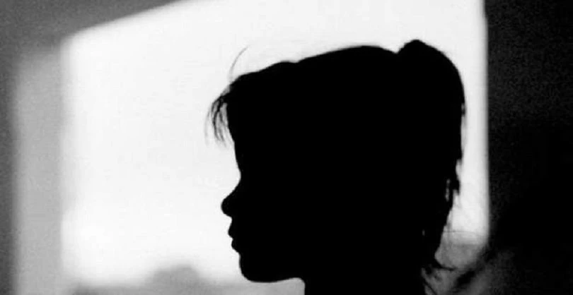 Φρίκη! Πα-τέρας αυτοϊκανοποιούνταν κρυφοκοιτάζοντας τις κόρες του στο μπάνιο